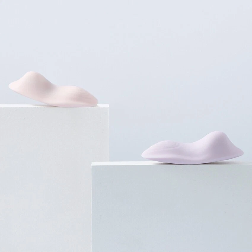 CUS-G-spot operated by a female app to control a wireless vibrator, an adult clitoral stimulator, and a sex toy